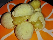 Bolo de queijo vegano