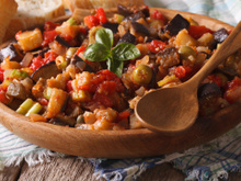 Desde que aprendi essa receita tenho vontade de comer legumes assim todo dia: combina com tudo e também serve de aperitivo