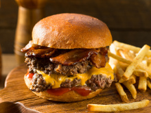 Smash burger: todos os truques que você precisa saber para fazer o lanche perfeito