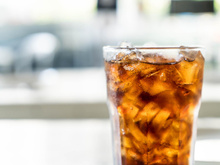 Refrigerante que foi febre nos anos 80 e 90 volta às prateleiras e fãs surtam de alegria!