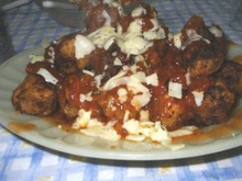 Almôndega à parmegiana (porpeta)