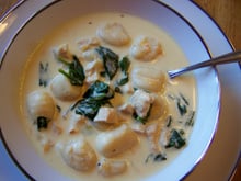 Sopa de frango com nhoque