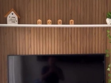 Você nunca mais vai errar o furo na parede na hora de instalar um TV ou prateleira: truque simples e rápido sempre dá certo