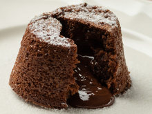 Petit gateau de micro-ondas fica pronto em menos de 2 minutos e vai matar sua vontade de doce rapidinho!