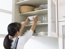 Como tirar cheiro de mofo dos armários: truque simples