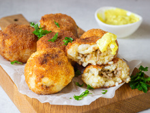 Risoto empanado é a nova moda culinária: veja como fazer esse petisco delicioso