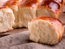 Pão de água SEM OVOS tão fácil que até os iniciantes na cozinha conseguem fazer: receita é rápida e econômica, mas siga essas dicas para ele ficar fofinho