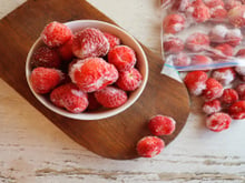 Não é só colocar no freezer: TudoGostoso ensina o jeito certo de congelar morangos para conservá-los por mais tempo e usar nas suas receitas