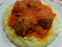 Purê Gratinado com Almôndegas