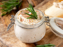 Patê de salame com queijo