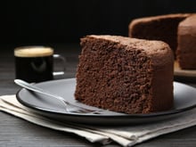 Nem lactose, nem glúten: meu bolo de chocolate fica fofinho e desaparece da mesa em minutos, não sobra uma fatia