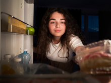 Leia antes de dormir: esses são os alimentos que ajudam ou prejudicam seu sono