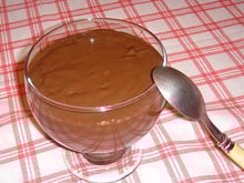 Gelado de chocolate e nozes