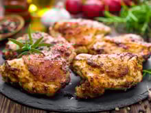 Sobrecoxa de frango com maionese: aprenda a receita