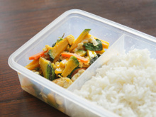 Como tirar cheiro dos potes plásticos: 7 dicas