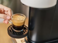 Aurelio Rojas, cardiologista: "A ciência acaba de confirmar: pessoas que bebem café com moderação têm melhor saúde cardiovascular."