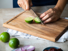 Só usou metade do limão? Veja como conservar a outra parte e evite desperdício!