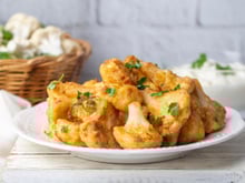 Você nunca mais vai comer couve-flor de outro jeito: crocante, salgadinha, parece um petisco (e faz na airfryer!)