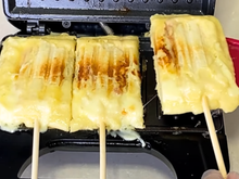 Pronto em 5 minutos: esse crepe feito na sanduicheira é o lanche perfeito com ingredientes que você já tem em casa