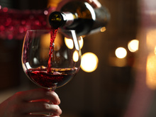 Quando posso devolver o vinho no restaurante após prová-lo? Expert em etiqueta tem a resposta