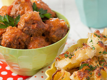 Almôndegas com massa gratinada