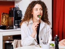 O que significa quando o espinafre deixa uma sensação áspera na boca? Saiba como a ciência explica esse desconforto