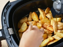 Qual a melhor forma de limpar a Air Fryer sem danificá-la? Descubra!