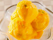 Sorvete cremoso de manga sem lactose