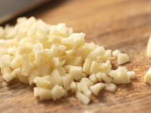 Nem cozido, nem refogado: esta é a melhor maneira de preparar o alho para que ele conserve todas as suas propriedades