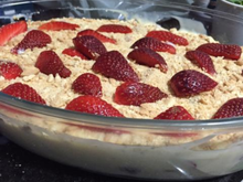 Pavê de limão com frutas vermelhas é a sobremesa de Natal refrescante que não pode faltar na ceia neste verão