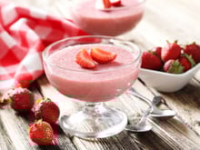 Mousse de morango simples e deliciosa