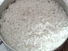 O arroz feito na airfryer fica mais saudável do que o arroz feito na panela?