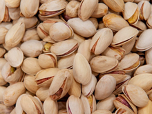 Não jogue fora as cascas de pistache, elas são um tesouro para suas plantas: como usá-las para controlar pragas e enriquecer o solo