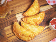 Esse é o segredo do pastel frito crocante com bolhas na massa e que não deixa sujeira no fogão