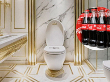 Responsável pela limpeza no Palácio de Buckingham revela: "A Coca-Cola é o meu ingrediente estrela para eliminar manchas difíceis do vaso sanitário"