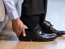 O que significa calçar o sapato direito antes do esquerdo, segundo a psicologia do comportamento