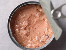 Blanca García, nutricionista: "Ao comprar atum enlatado, evite aqueles rotulados como 'atum claro', pois contêm mais mercúrio”