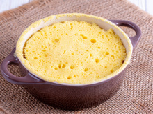 Sobremesa saudável que desaparece da mesa em instantes e não engorda: delicioso bolo de ricota e maçã na caneca