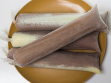 Geladinho gourmet de leite em pó com creme de avelã
