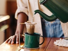 Aurelio Rojas, cardiologista: "Se você tomar café logo ao acordar, a cafeína não lhe dará mais energia; ela anula seus níveis de cortisol"