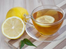 Chá pra acabar com a barriga inchada: receita tem limão e apenas outros dois ingredientes e é ideal para emagrecer e desintoxicar