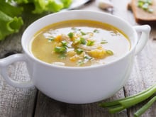 Receitas de sopas e caldos low carb: veja 5 opções cremosas e fáceis
