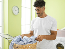 O melhor truque para secar roupas na máquina de lavar usando apenas uma toalha: testei e funciona mesmo