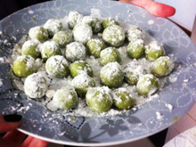 Brigadeiro de erva cidreira (SP) ou capim santo (Nordeste)