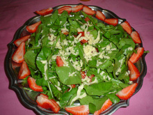 Salada de rúcula com morango