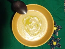 Sopa de couve-flor com alho-poró