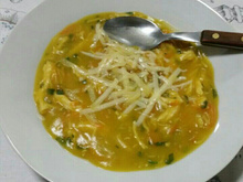 Sopa de batata baroa, frango e curry
