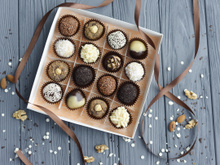 Brigadeiro Gourmet: Nozes, Meio amargo, tradicional, amendoim (paçoquita) e amêndoa