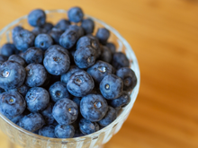 Plantar blueberry sai muito mais barato que comprar no mercado: aprenda a como cultivar essa fruta de forma simples