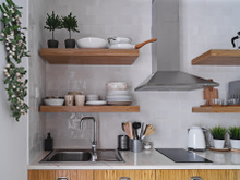 Como decorar e organizar cozinha pequena: dicas práticas para aproveitar todos os espaços